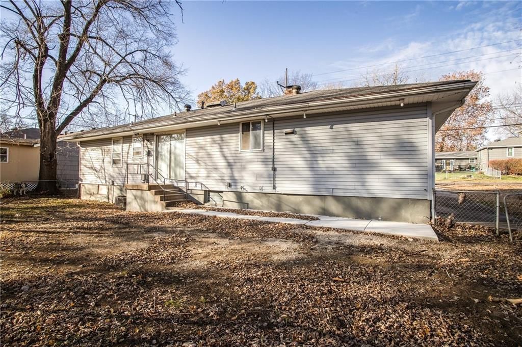 9203 JAMES A REED Road — photo 24