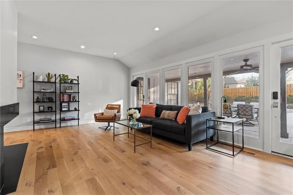 2101 W 70th Street — photo 10