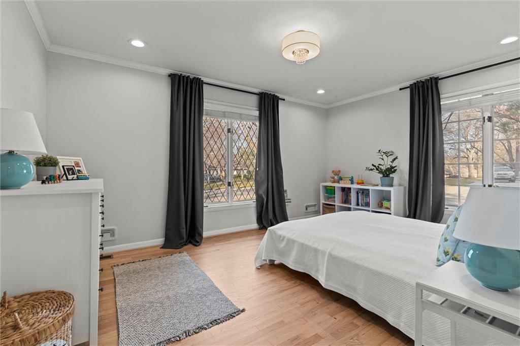 2101 W 70th Street — photo 28