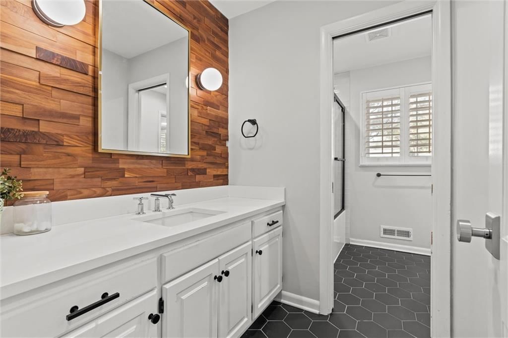 2101 W 70th Street — photo 29