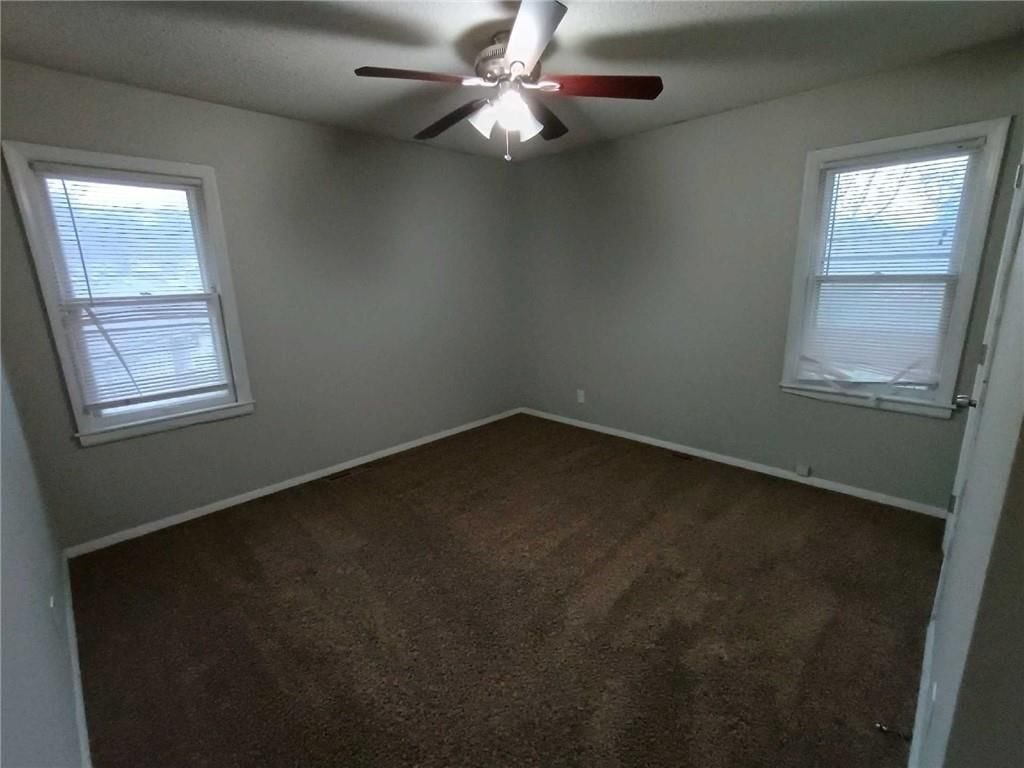 Photo 9 of 16 - 6204 Fairlane Drive