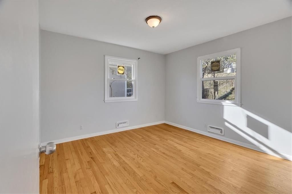 1740 BRISTOL Avenue — photo 9