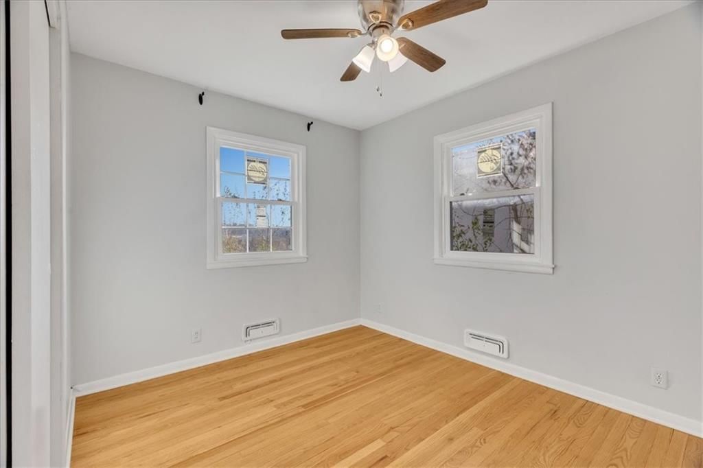 1740 BRISTOL Avenue — photo 10