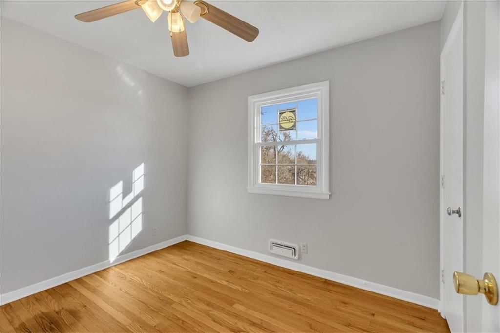 1740 BRISTOL Avenue — photo 11