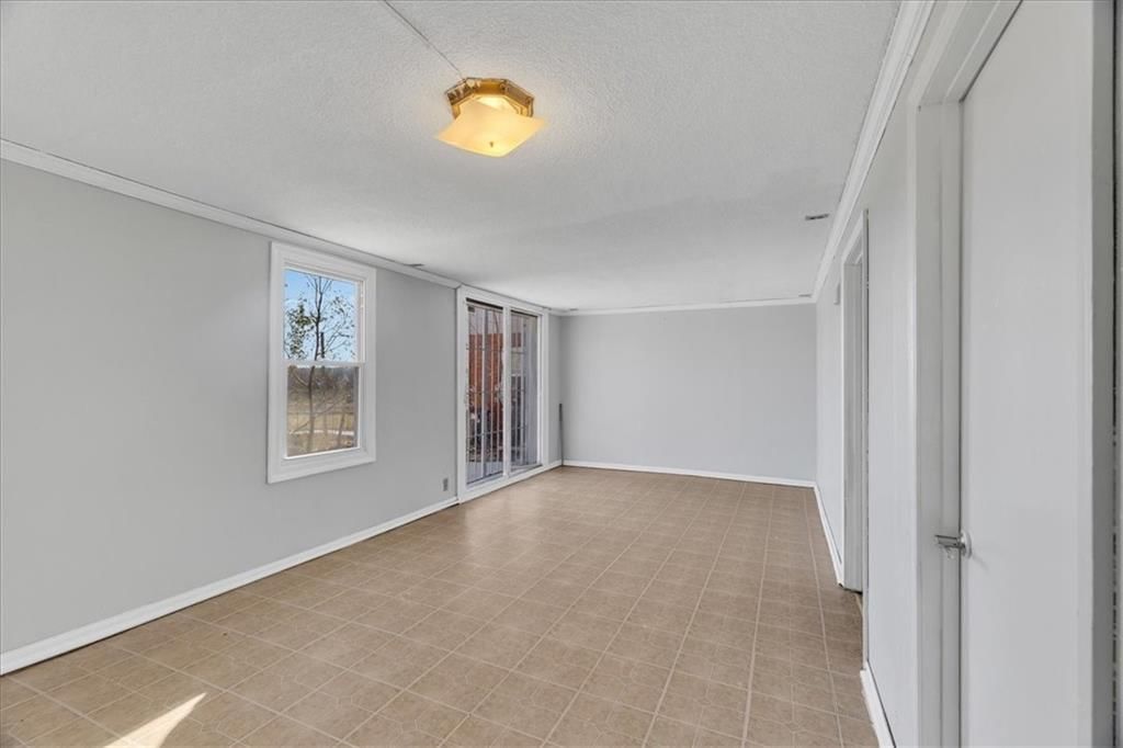 1740 BRISTOL Avenue — photo 12