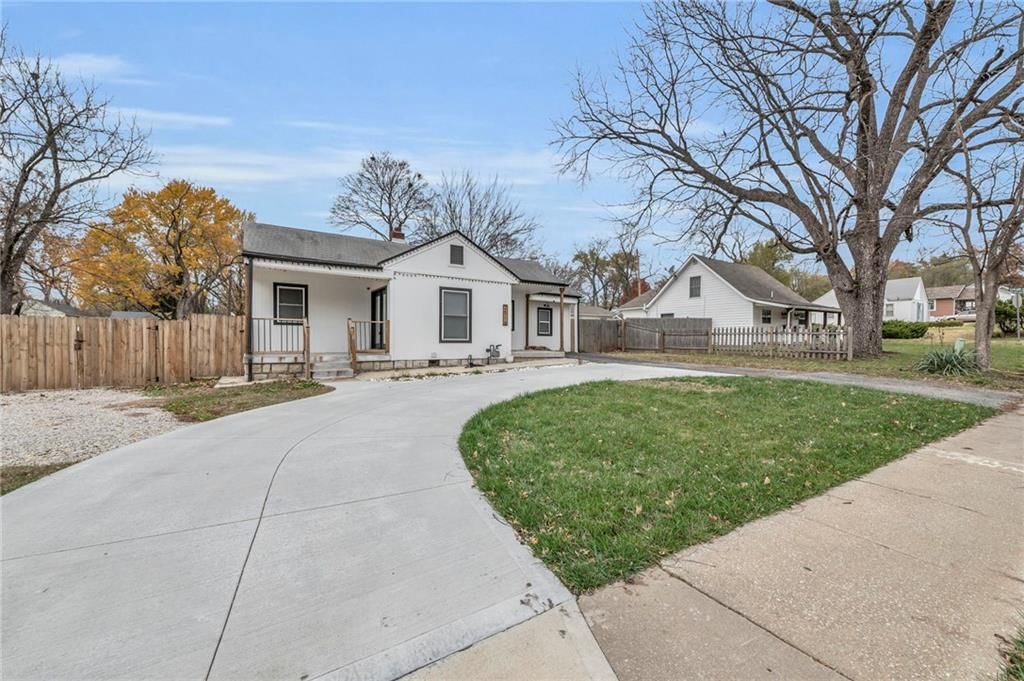 Photo 5 of 34 - 2514 N 38th Street
