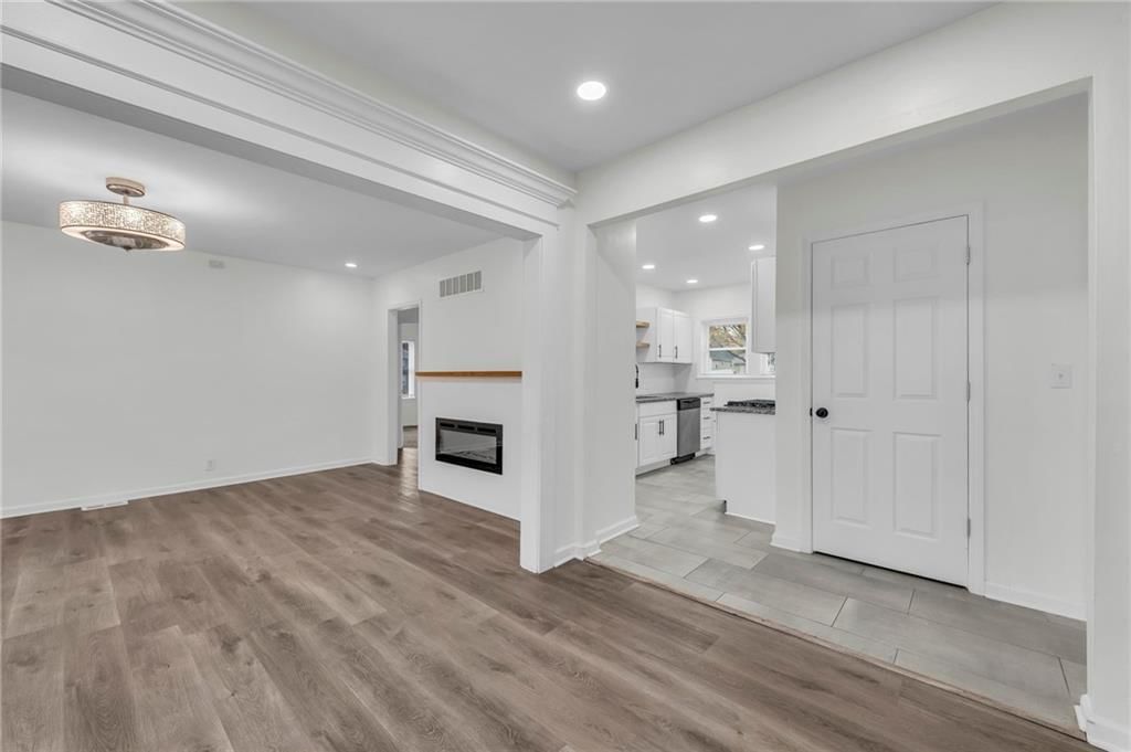 Photo 10 of 34 - 2514 N 38th Street