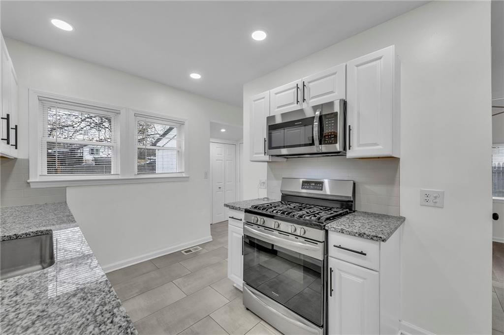 Photo 12 of 34 - 2514 N 38th Street