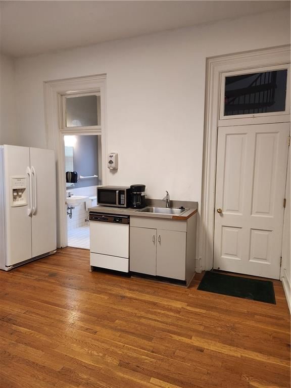 1070 Washington Street — photo 9