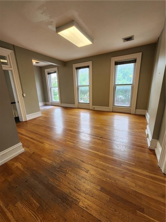 1070 Washington Street — photo 16