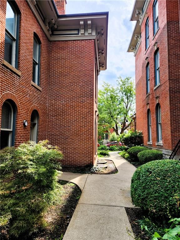 1070 Washington Street — photo 21