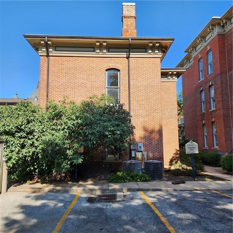 1070 Washington Street — photo 24
