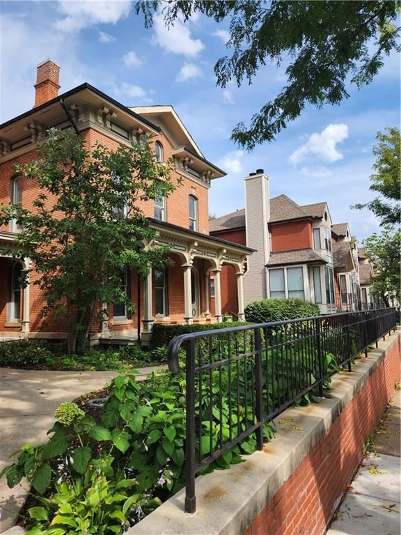 1070 Washington Street — photo 28