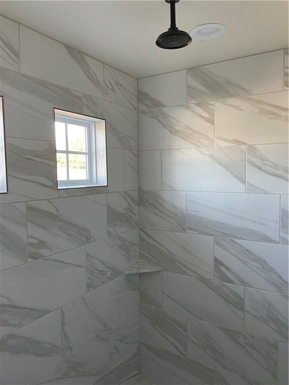 9320 N Poplar Avenue — photo 12