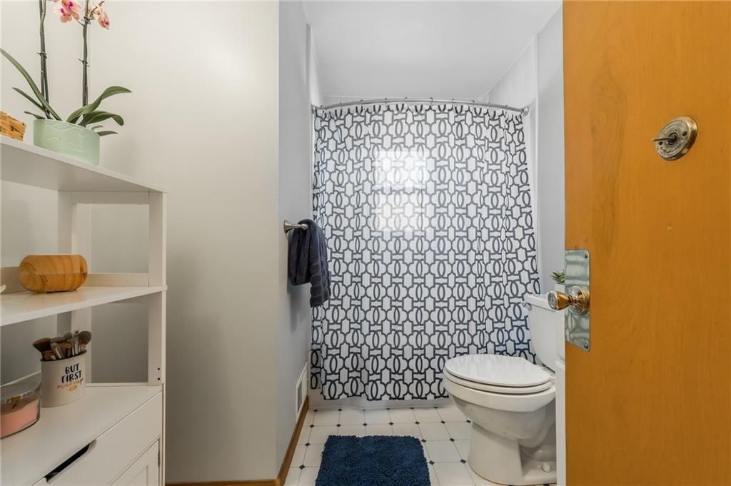 6308 N Woodland Avenue — photo 14