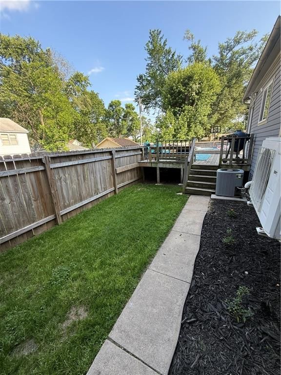 Photo 31 of 32 - 323 W 6th Street