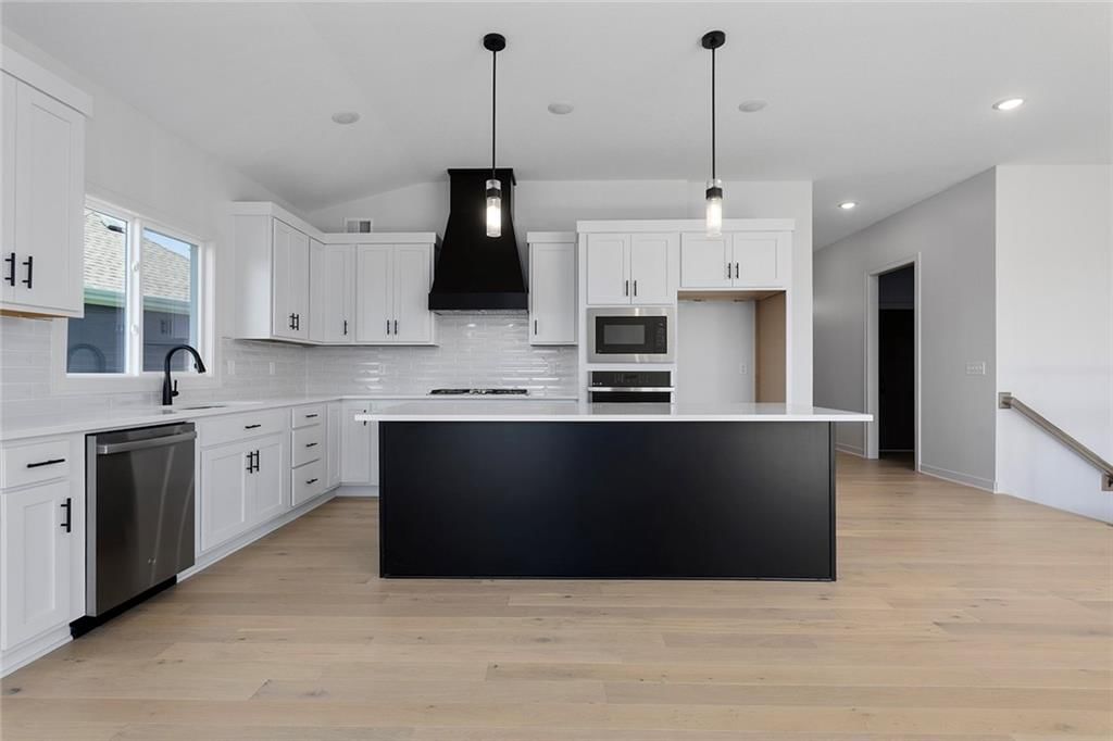 13457 W 177th Street — photo 5