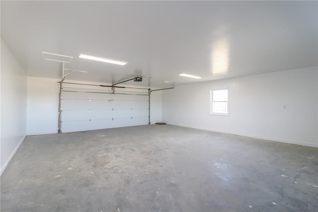 Photo 10 of 33 - 815 SW 520th Road
