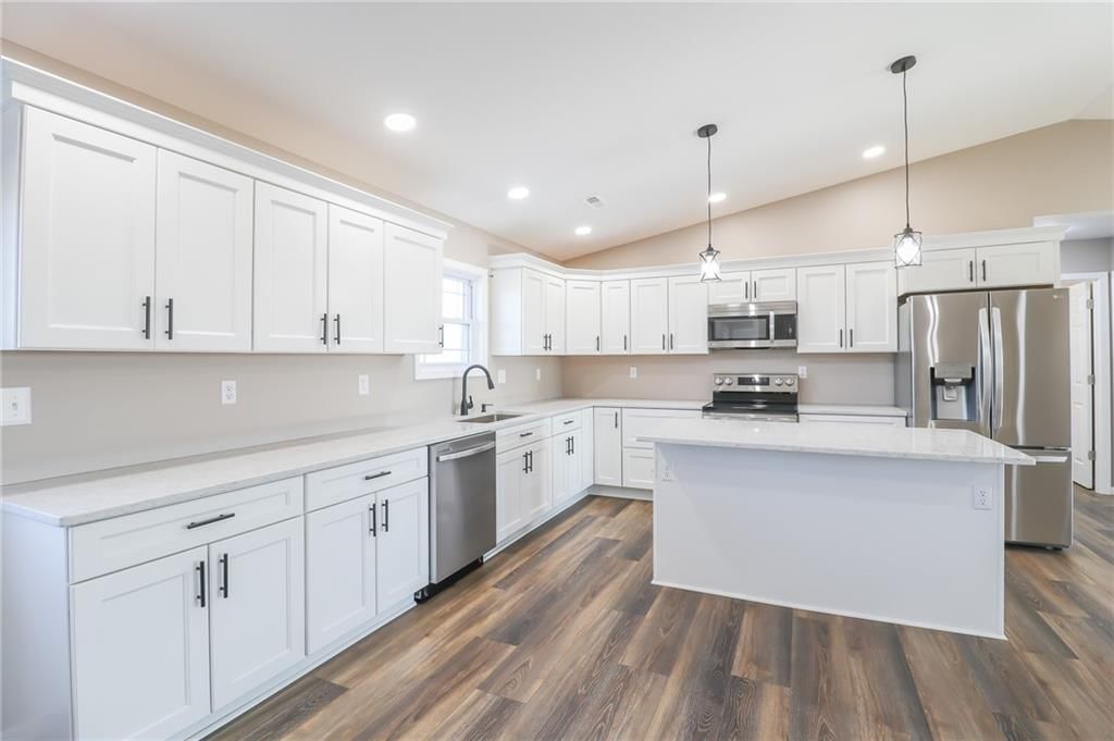 Photo 13 of 33 - 815 SW 520th Road