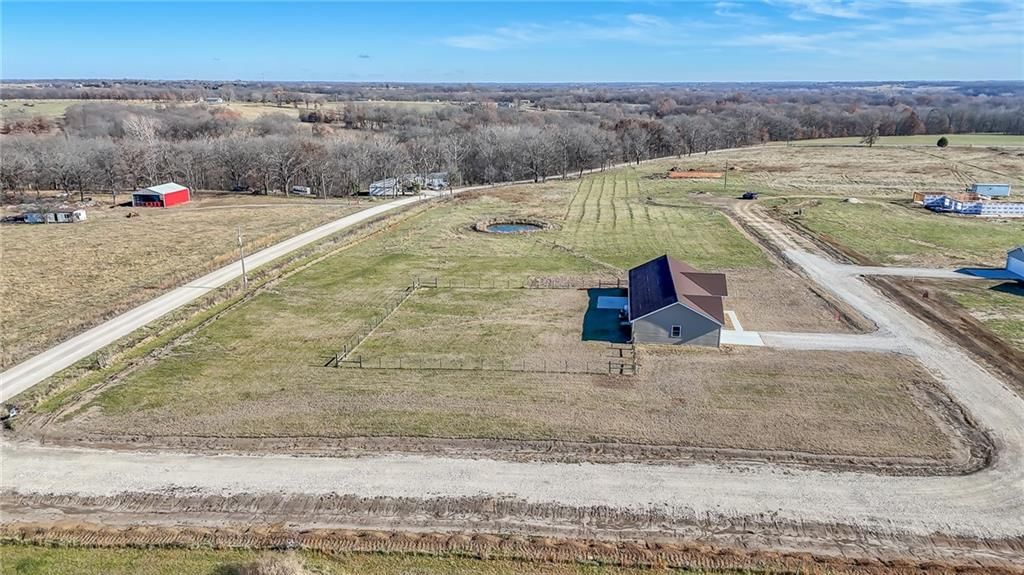 Photo 32 of 33 - 815 SW 520th Road
