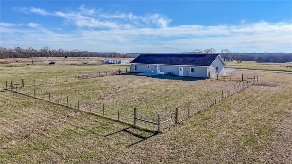 Photo 33 of 33 - 815 SW 520th Road