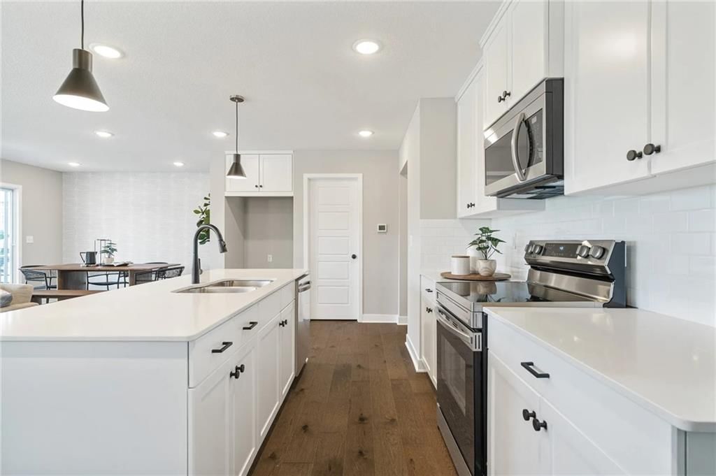 19720 W 195th Place — photo 2