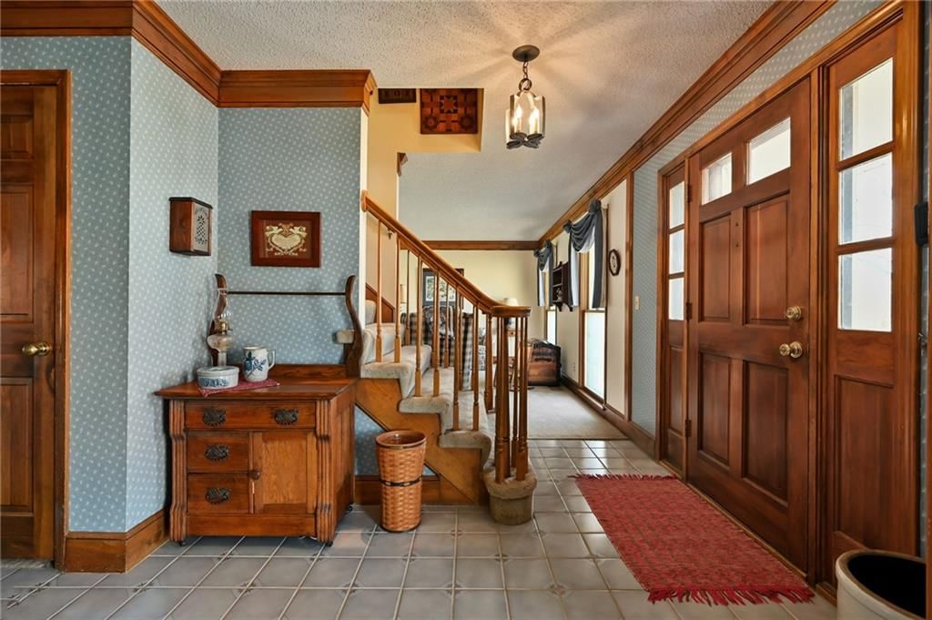 9029 W 194th Terrace — photo 3