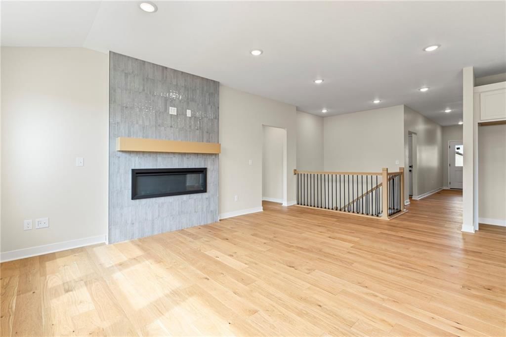 Photo 7 of 46 - 17752 Houston Street