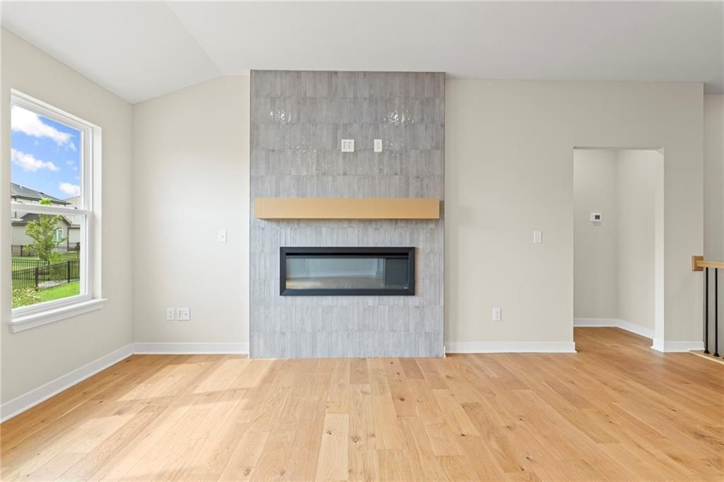 Photo 8 of 46 - 17752 Houston Street