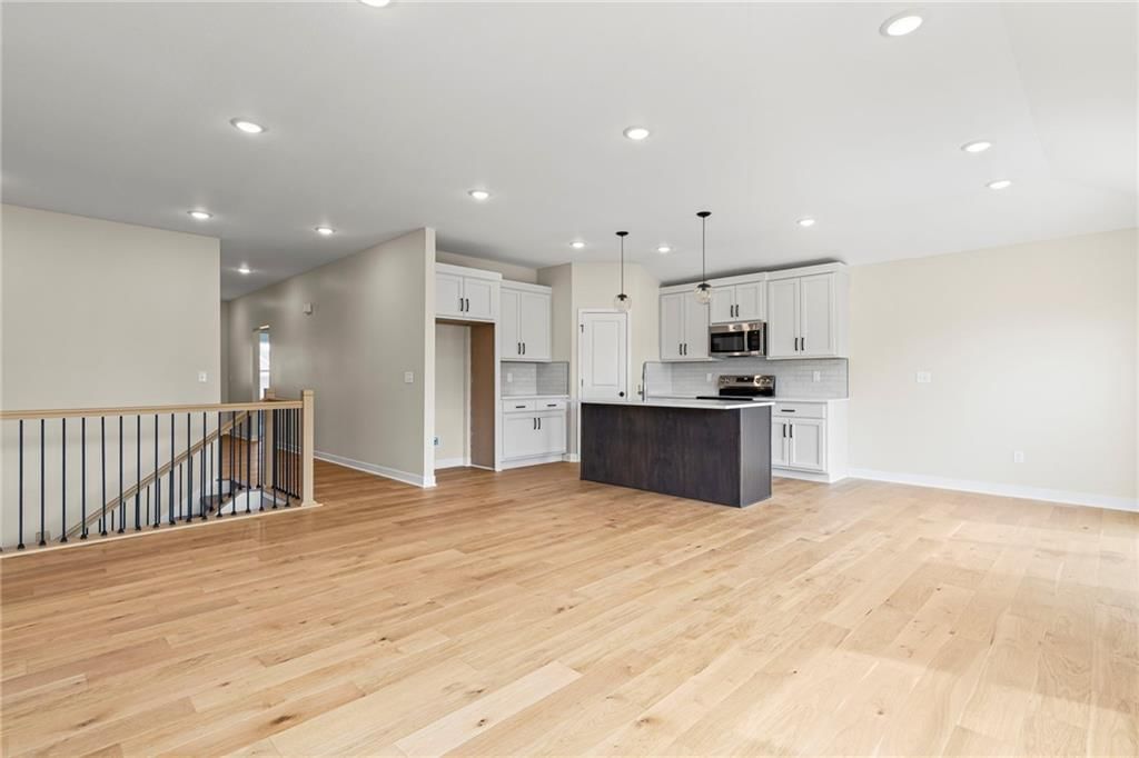Photo 10 of 46 - 17752 Houston Street
