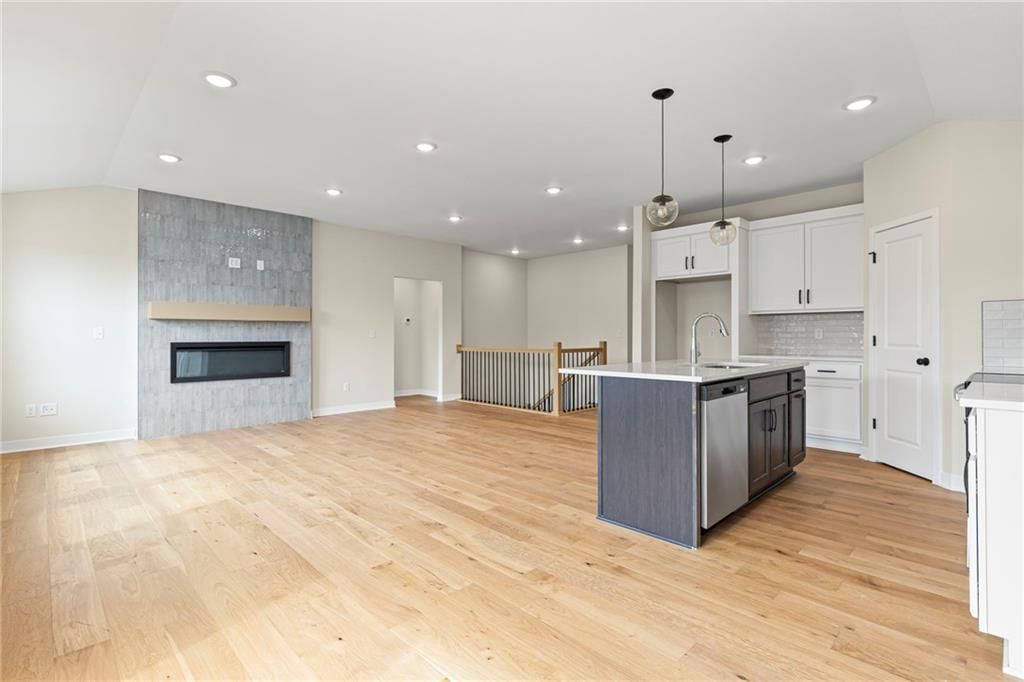 Photo 17 of 46 - 17752 Houston Street