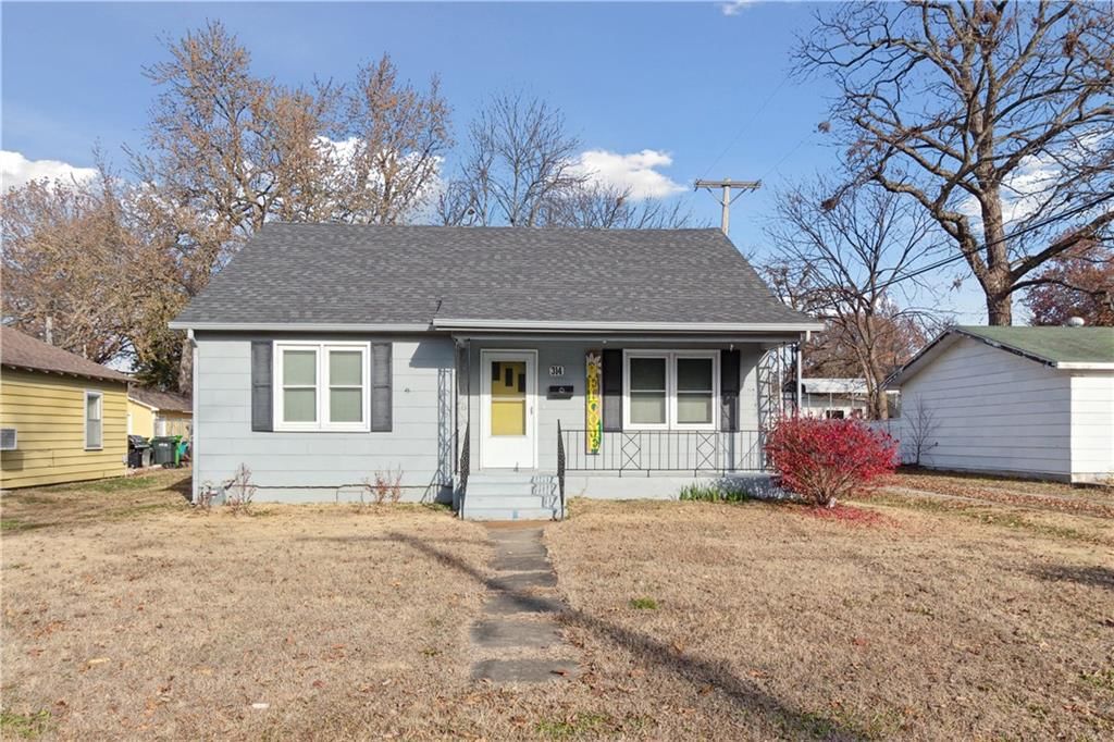 314 W 2nd Street — photo 1