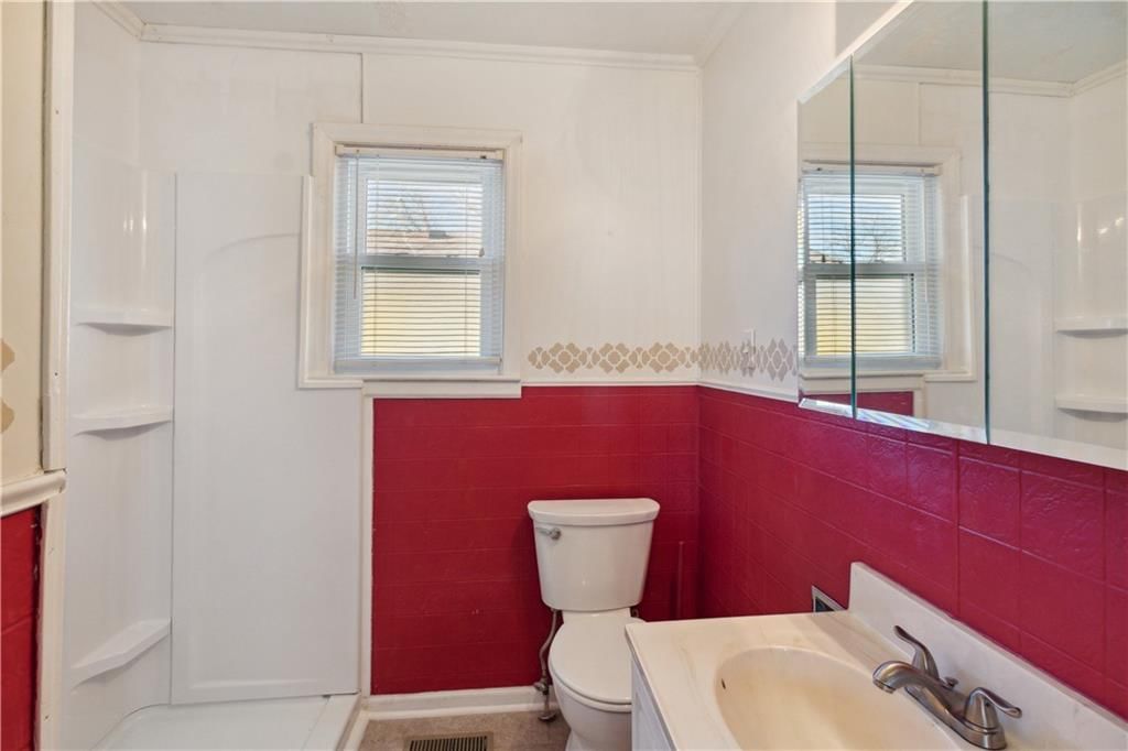 314 W 2nd Street — photo 12