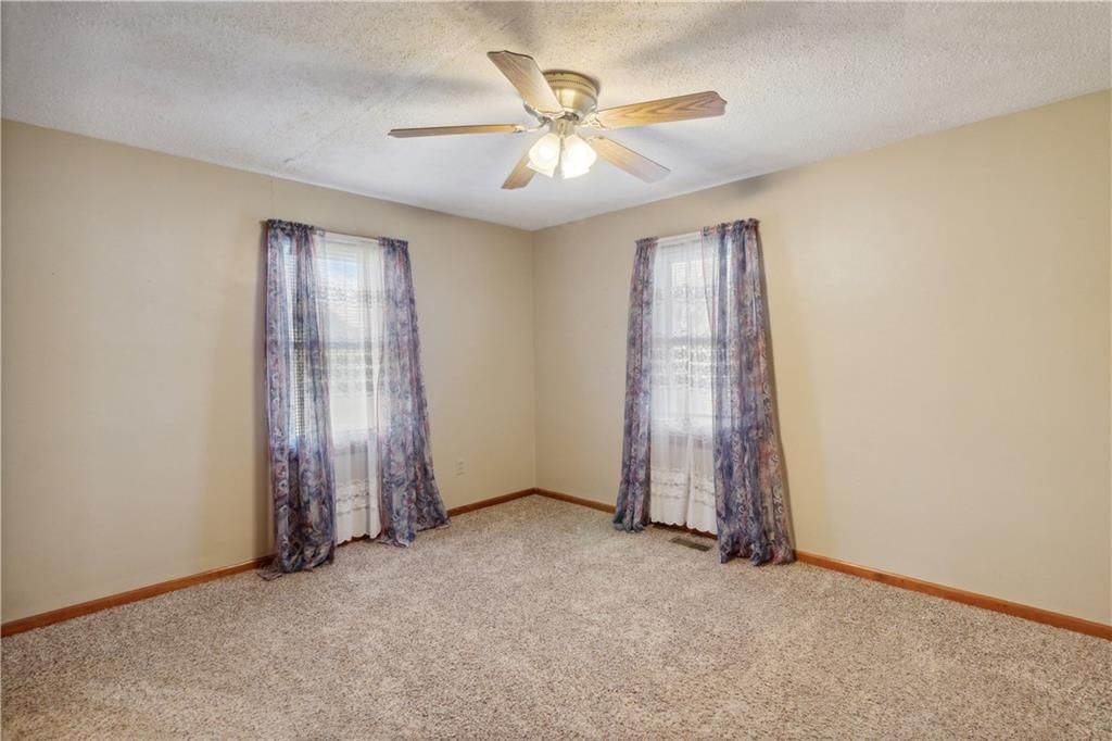 314 W 2nd Street — photo 13