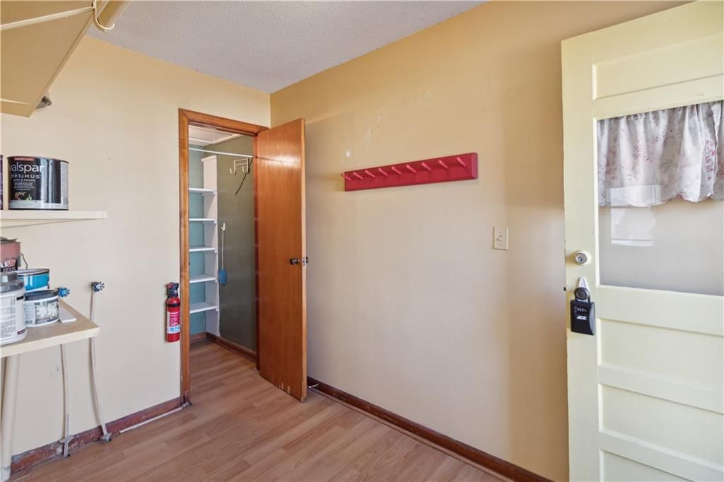 314 W 2nd Street — photo 15