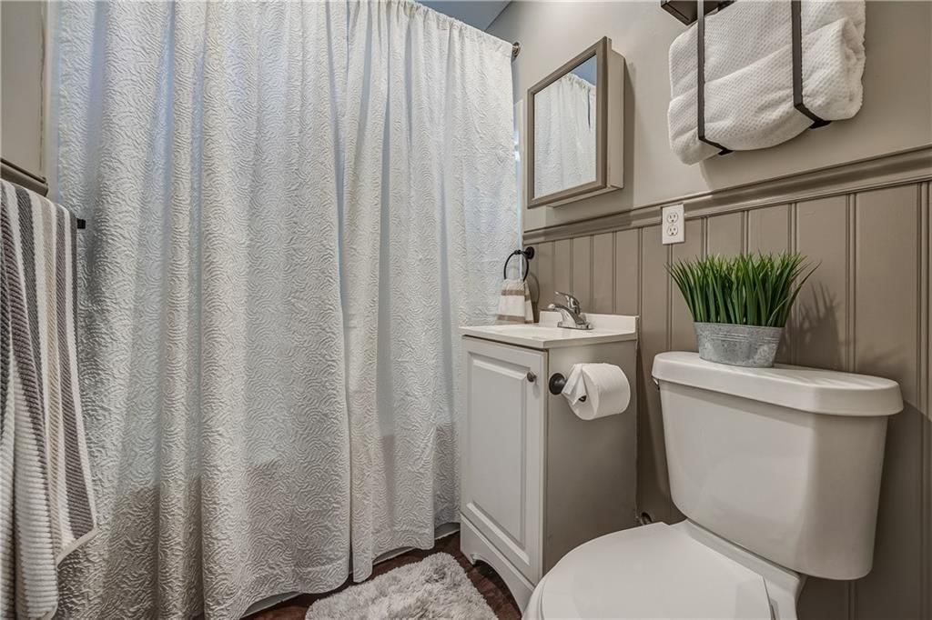 8318 Douglas Avenue — photo 18