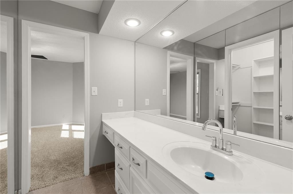 6115 N Kensington Court — photo 22