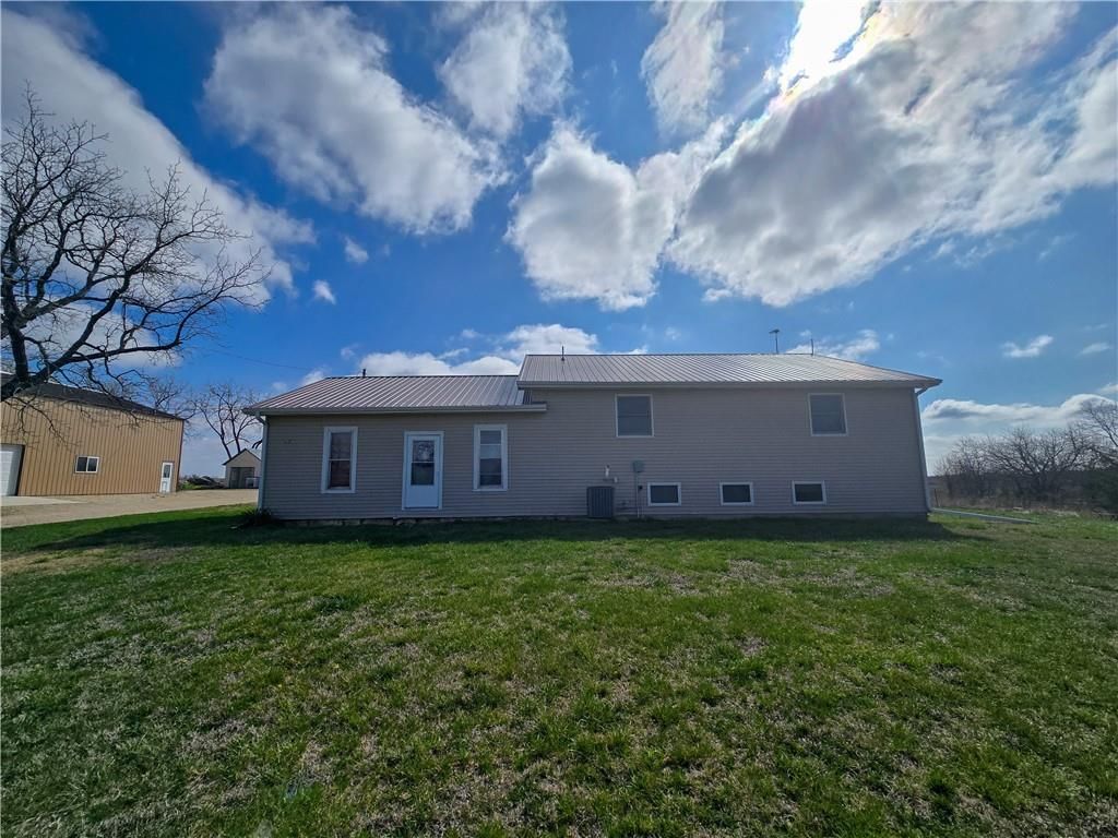1667 S 1400 Road — photo 34