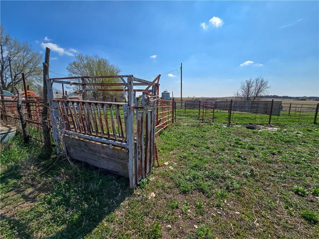 1667 S 1400 Road — photo 44