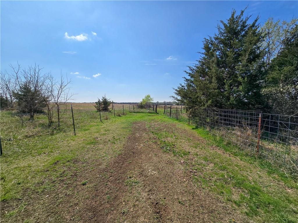 1667 S 1400 Road — photo 47