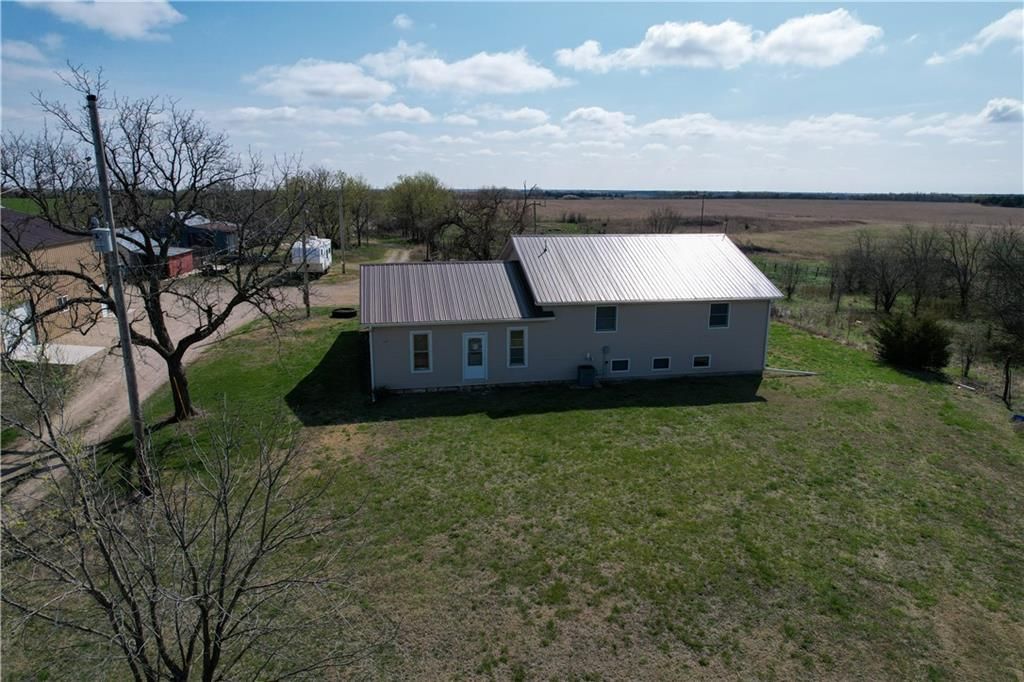 1667 S 1400 Road — photo 58