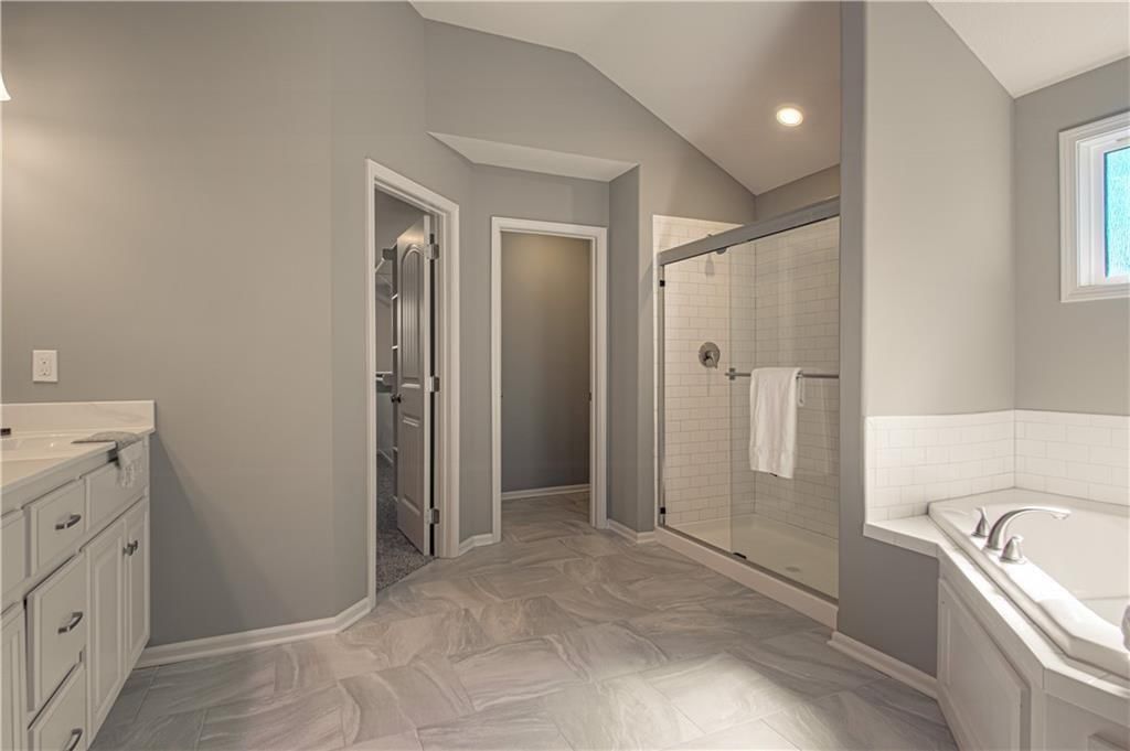 11807 N Bellaire Avenue — photo 19