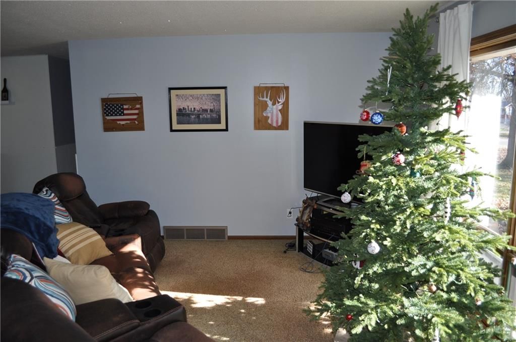 905 Sycamore Drive — photo 5