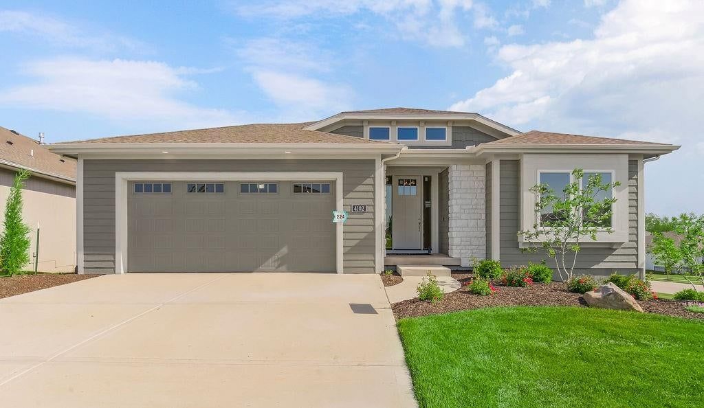 4102 W 158TH Terrace, Overland Park, KS: listing photo 2