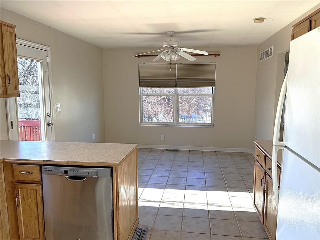 635 NE 36TH Street — photo 6