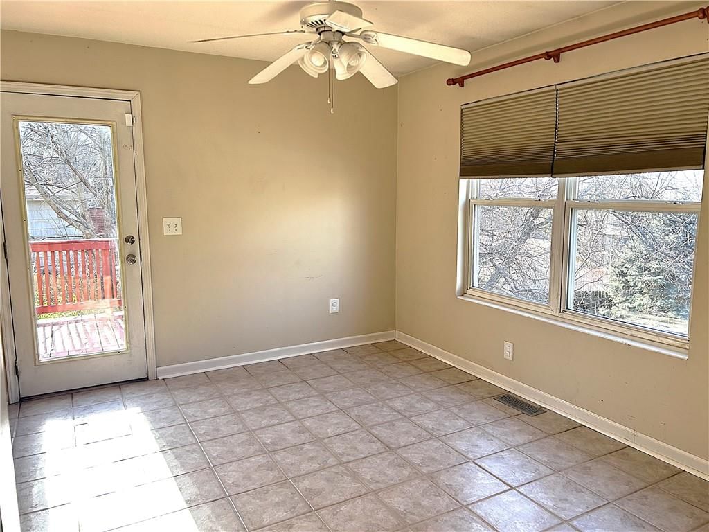 635 NE 36TH Street — photo 8