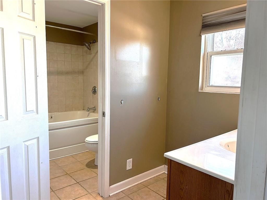 635 NE 36TH Street — photo 11