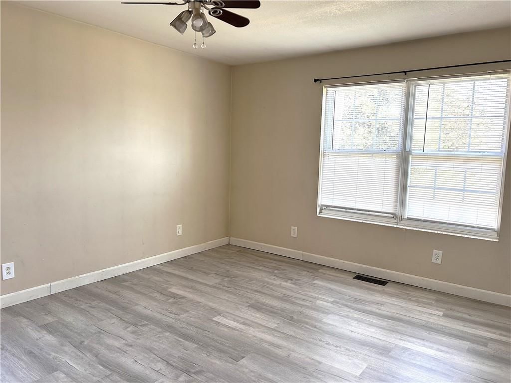 635 NE 36TH Street — photo 12