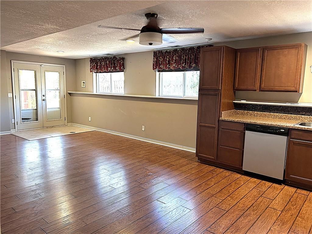 635 NE 36TH Street — photo 15