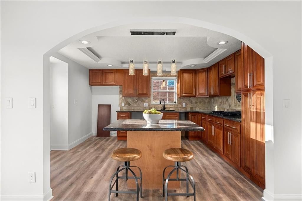 6215 Troup Avenue — photo 10